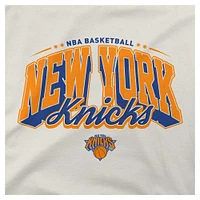 T-shirt urbain surdimensionné pour homme Stadium Essentials crème New York Knicks Your Way