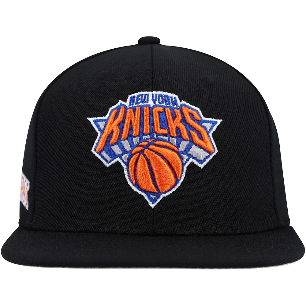 Casquette Snapback noire Mitchell & Ness New York Knicks Side Core 2.0 pour hommes