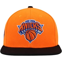Casquette Snapback New York Knicks Side Core 2.0 Mitchell & Ness orange/noir pour hommes