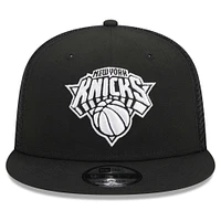 Men's New Era Black New York Knicks 9FIFTY Snapback Trucker Hat