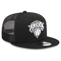 Men's New Era Black New York Knicks 9FIFTY Snapback Trucker Hat