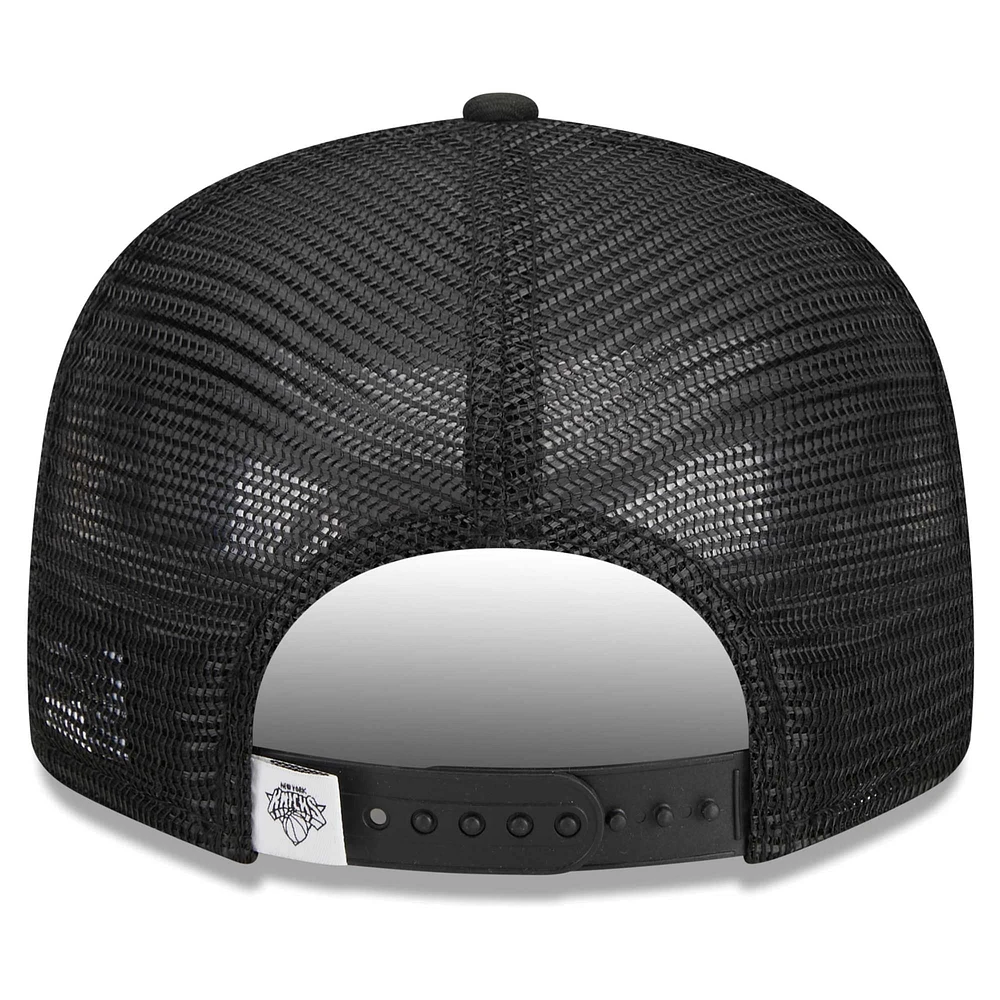 Men's New Era Black New York Knicks 9FIFTY Snapback Trucker Hat