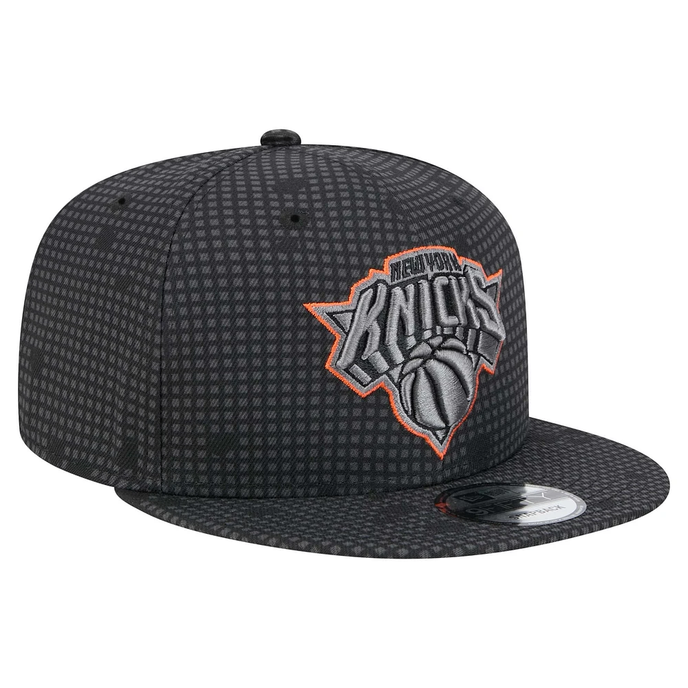 Men's New Era Black New York Knicks Midnight Ink Pop Outline 9FIFTY Snapback Hat