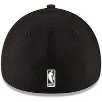 Men's New Era Black York Knicks Official Team Color 39THIRTY Flex Hat