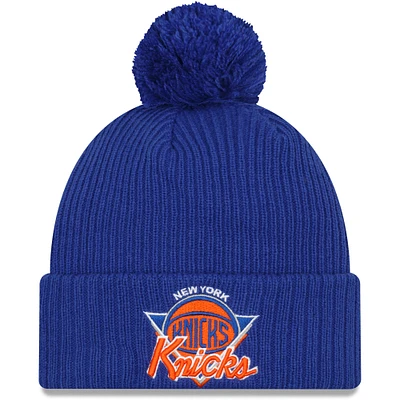 New Era pour homme New York Knicks 2021 NBA Tip-Off bleu - Bonnet en tricot à revers avec pompon couleur de l'équipe