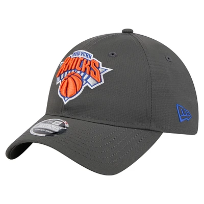 Casquette ajustable New Era 9TWENTY Active Ripstop des New York Knicks, couleur anthracite, pour homme