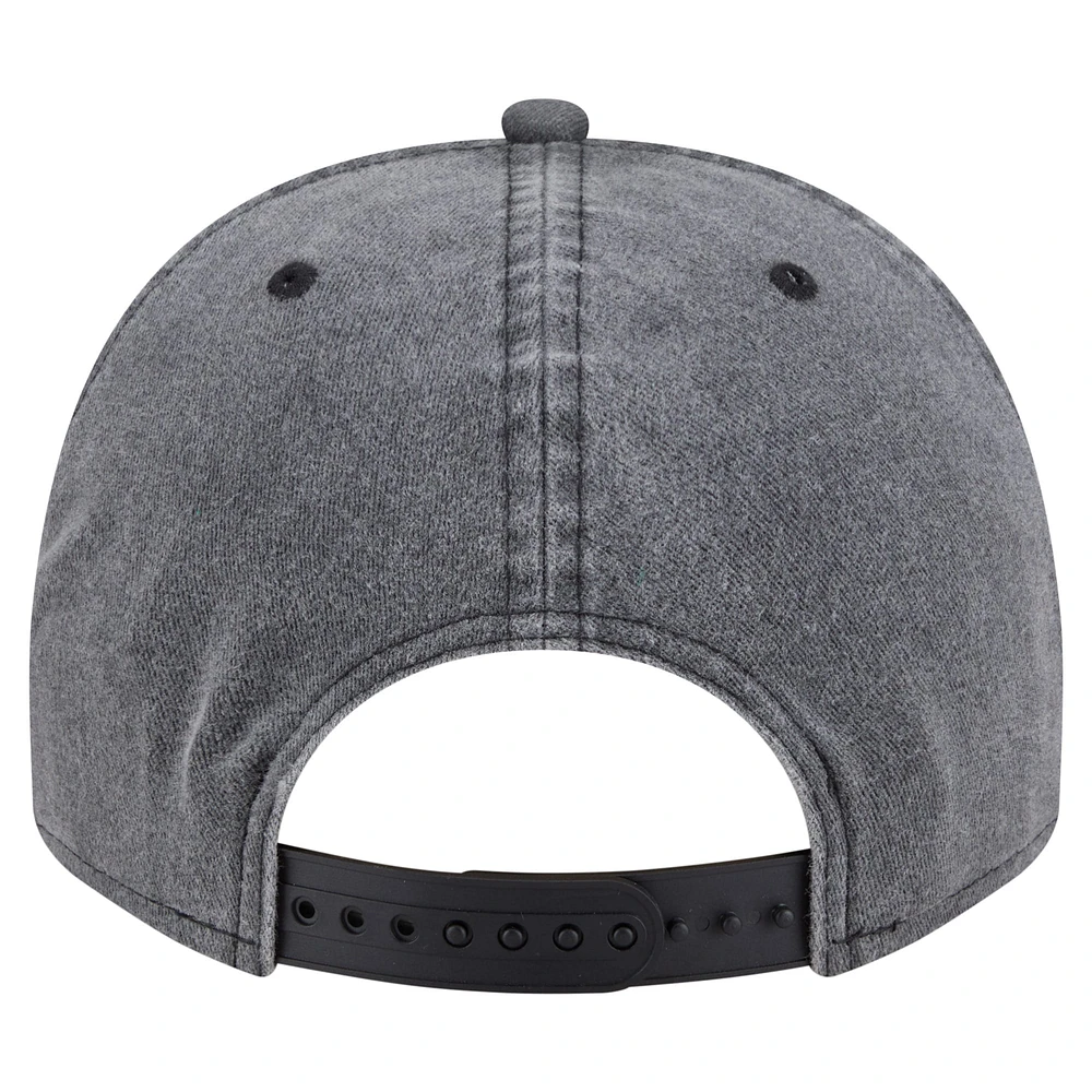 Men's New Era  Charcoal New York Knicks Throwback Washed Pre-Curved 9FIFTY Snapback Hat