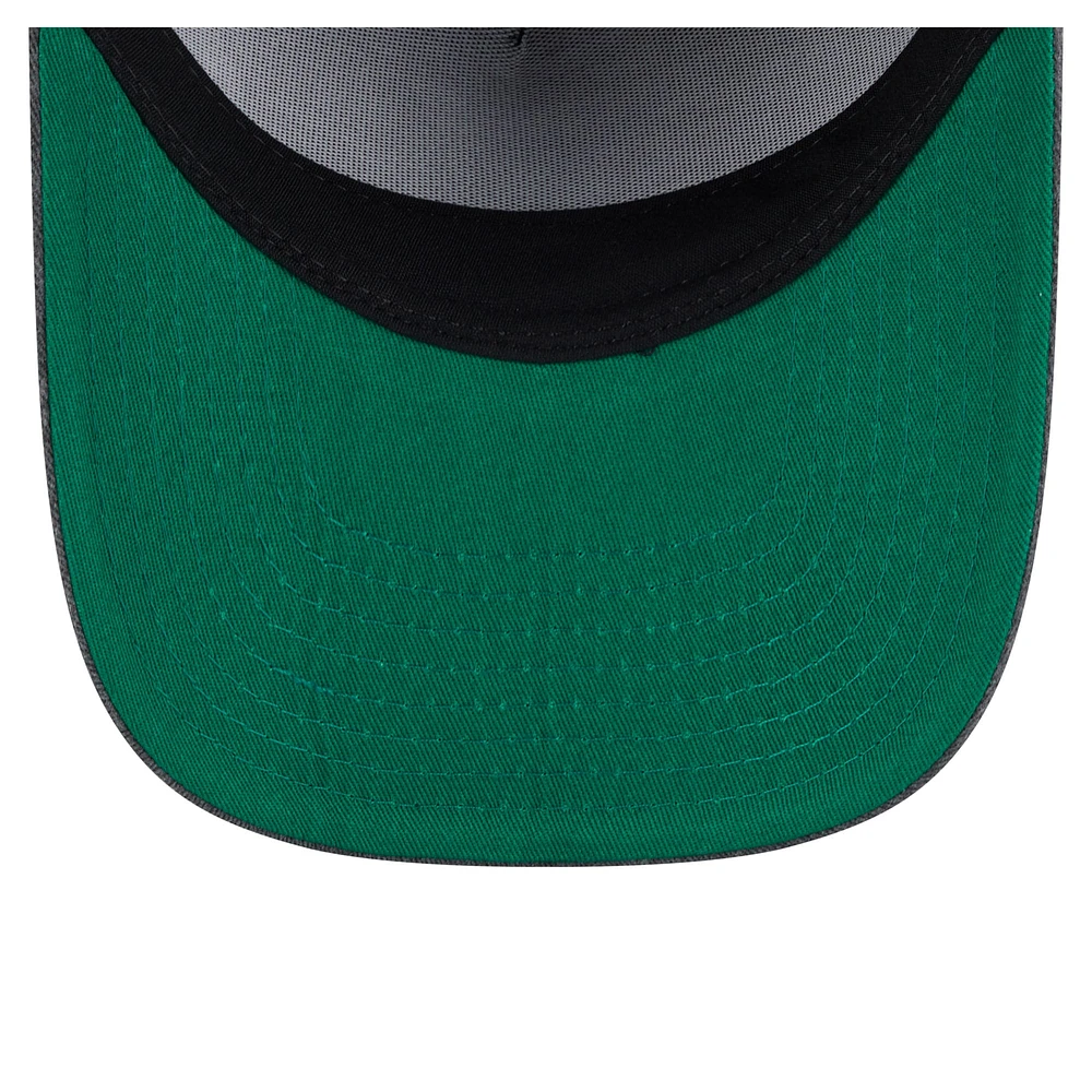 Men's New Era  Charcoal New York Knicks Throwback Washed Pre-Curved 9FIFTY Snapback Hat