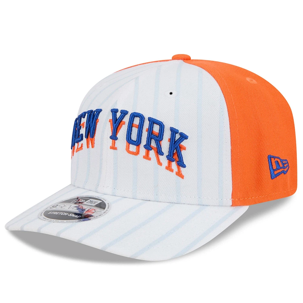 Casquette extensible à boutons-pression New Era New York Knicks City Edition 2024/25 9SEVENTY pour homme