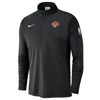 Haut à demi-zip Nike noir New York Knicks 2024/25 Courtside Performance pour homme