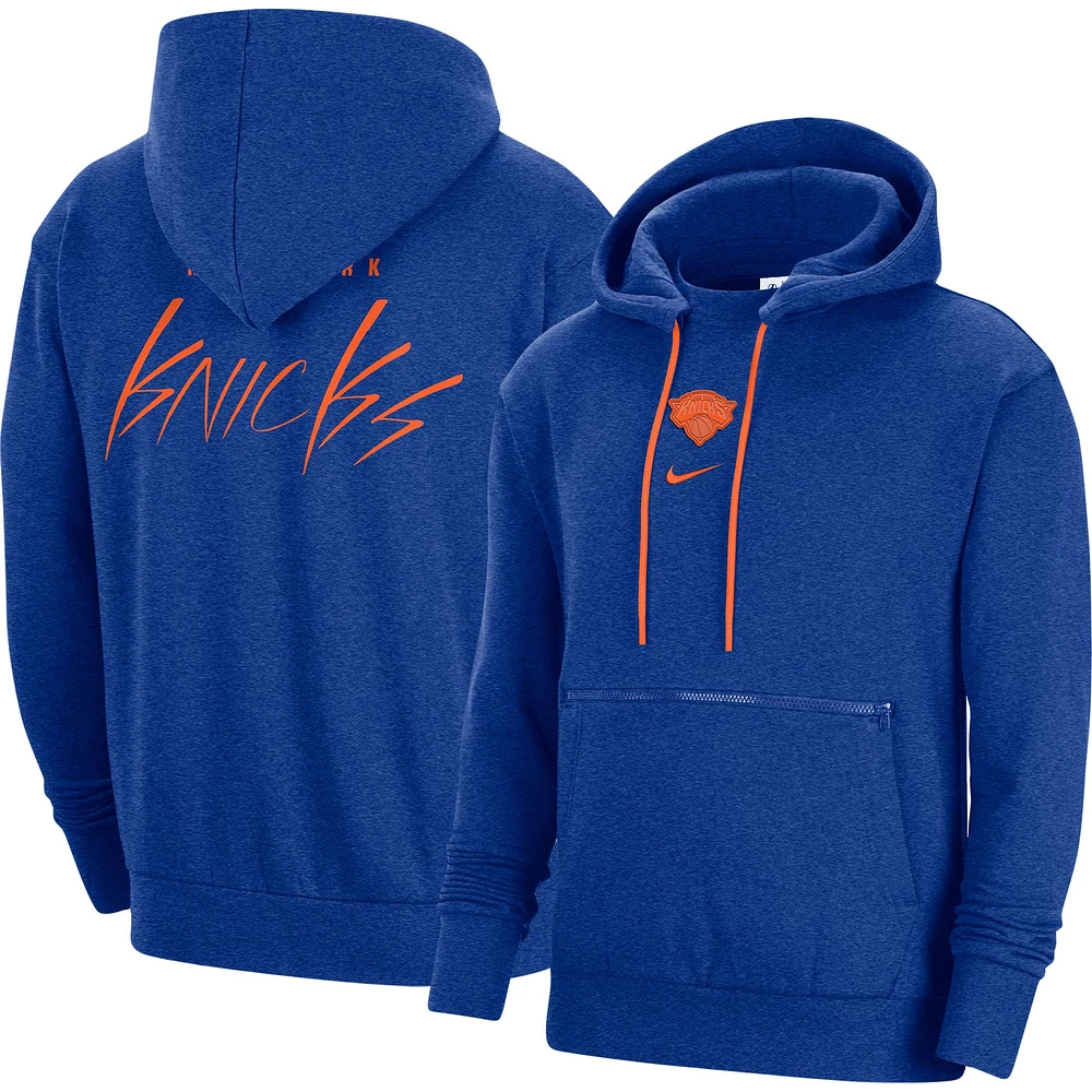 Sweat à capuche enfiler Courtside Versus Flight des New York Knicks de Nike pour homme, bleu chiné