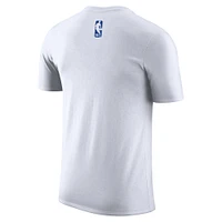 T-shirt Nike blanc avec logo Essential City Edition New York Knicks 2024/25 pour homme