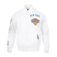 Veste à boutons-pression en satin chenille pour homme Pro Standard New York Knicks City Edition 2024/25 blanche