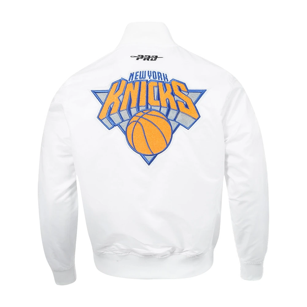 Veste à boutons-pression en satin chenille pour homme Pro Standard New York Knicks City Edition 2024/25 blanche