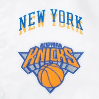 Veste à boutons-pression en satin chenille pour homme Pro Standard New York Knicks City Edition 2024/25 blanche