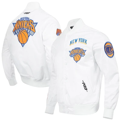 Veste à boutons-pression en satin chenille pour homme Pro Standard New York Knicks City Edition 2024/25 blanche