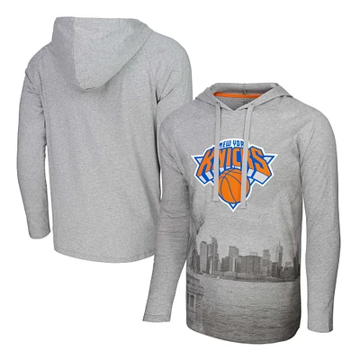 T-shirt à capuche manches longues Stadium Essentials Heather Grey New York Knicks Atrium Raglan pour hommes