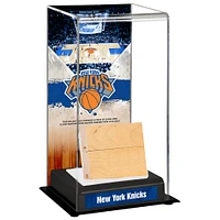 Vitrine haute sublimée des New York Knicks avec une image et un morceau du terrain utilisé lors des matchs du Madison Square Garden de 2014 à 2023