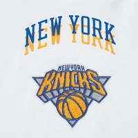 Sweat à capuche court en chenille avec appliques pour femme Pro Standard New York Knicks City Edition 2024/25 blanc