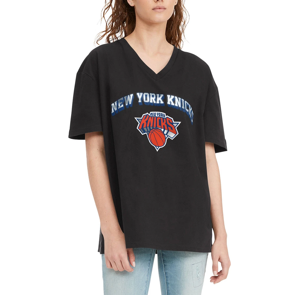 T-shirt à col en V Ashley des New York Knicks de Tommy Jeans pour femme, noir