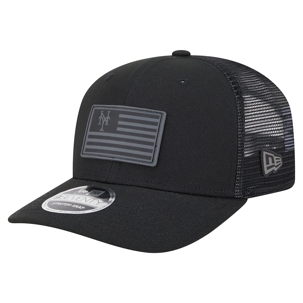 Casquette extensible New Era noire New York Mets 9SEVENTY pour homme avec drapeau ton sur ton