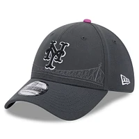 Men's New Era Graphite York Mets 2024 City Connect 39THIRTY Flex Hat