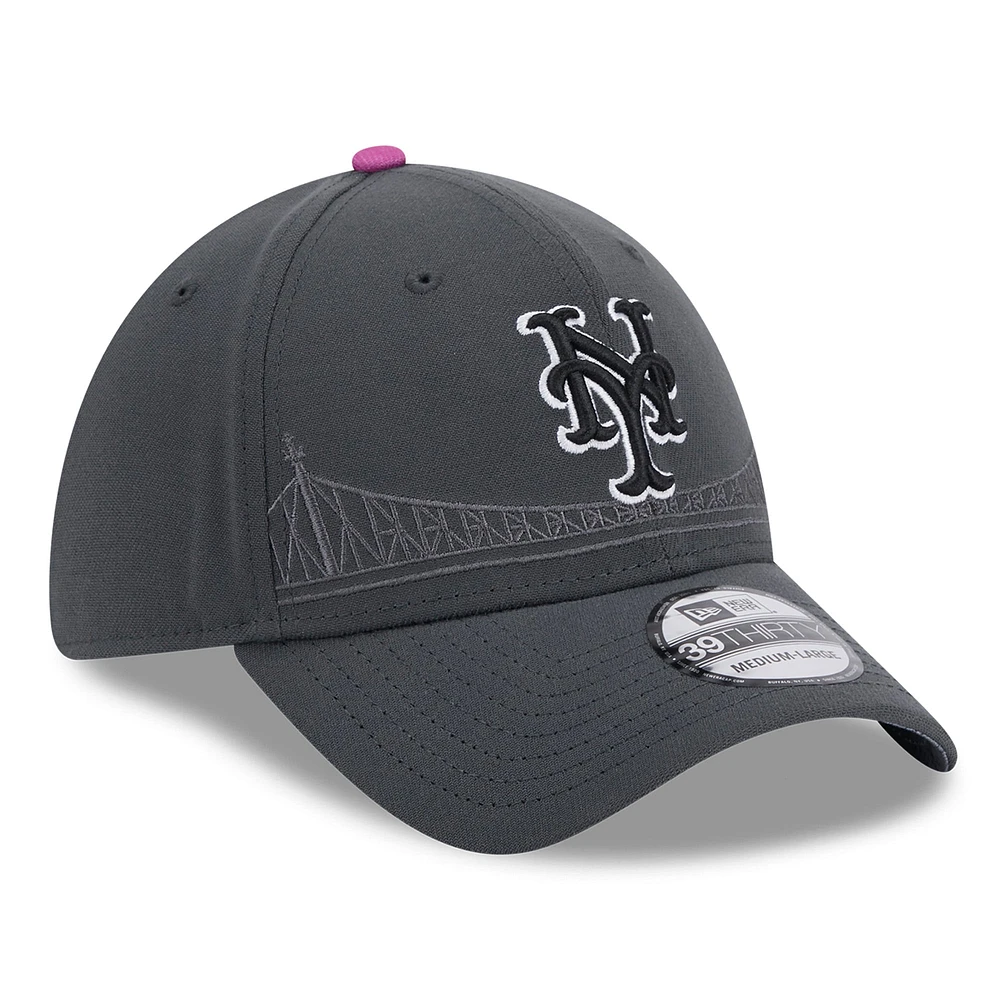 Men's New Era Graphite York Mets 2024 City Connect 39THIRTY Flex Hat