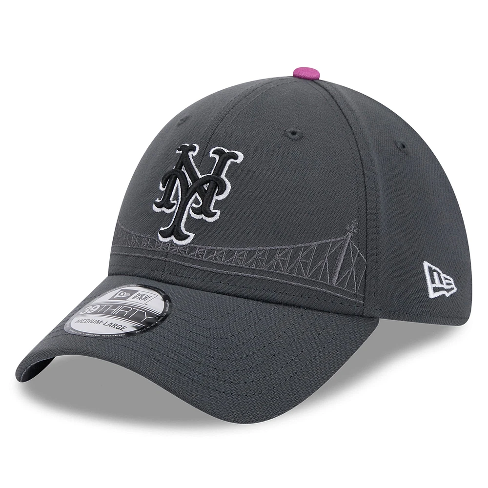 Men's New Era Graphite York Mets 2024 City Connect 39THIRTY Flex Hat
