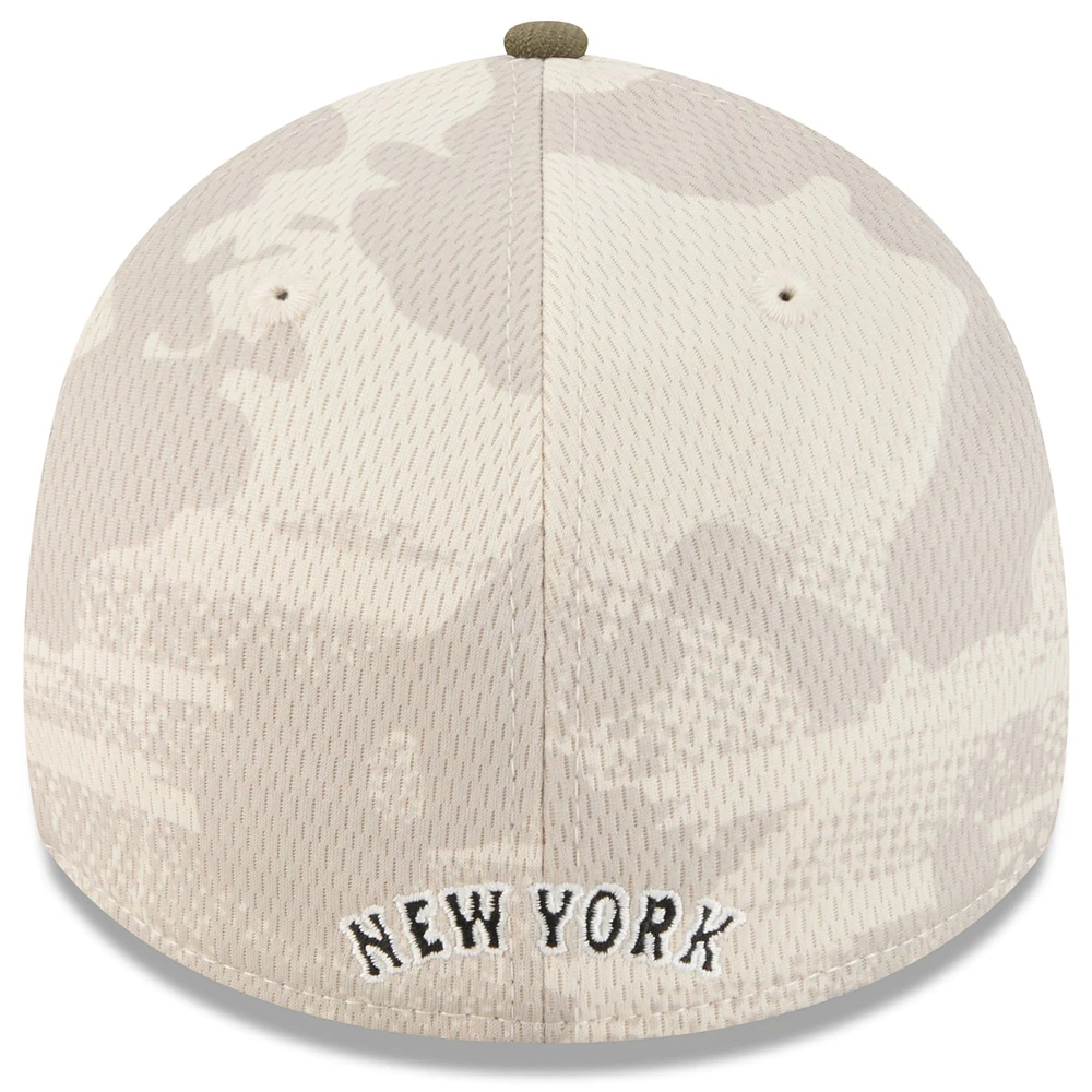 Men's New Era Light Beige/Olive York Mets 2025 Armed Forces Day 39THIRTY Flex Hat