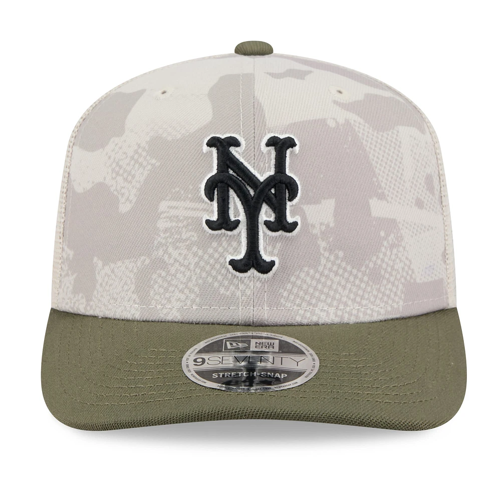 Casquette extensible à boutons-pression New Era beige clair/olive pour homme, motif 9SEVENTY, Journée des forces armées 2025 des Mets de New York