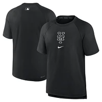 T-shirt de performance raglan d'avant-match Nike noir pour homme la collection Authentic New York Mets