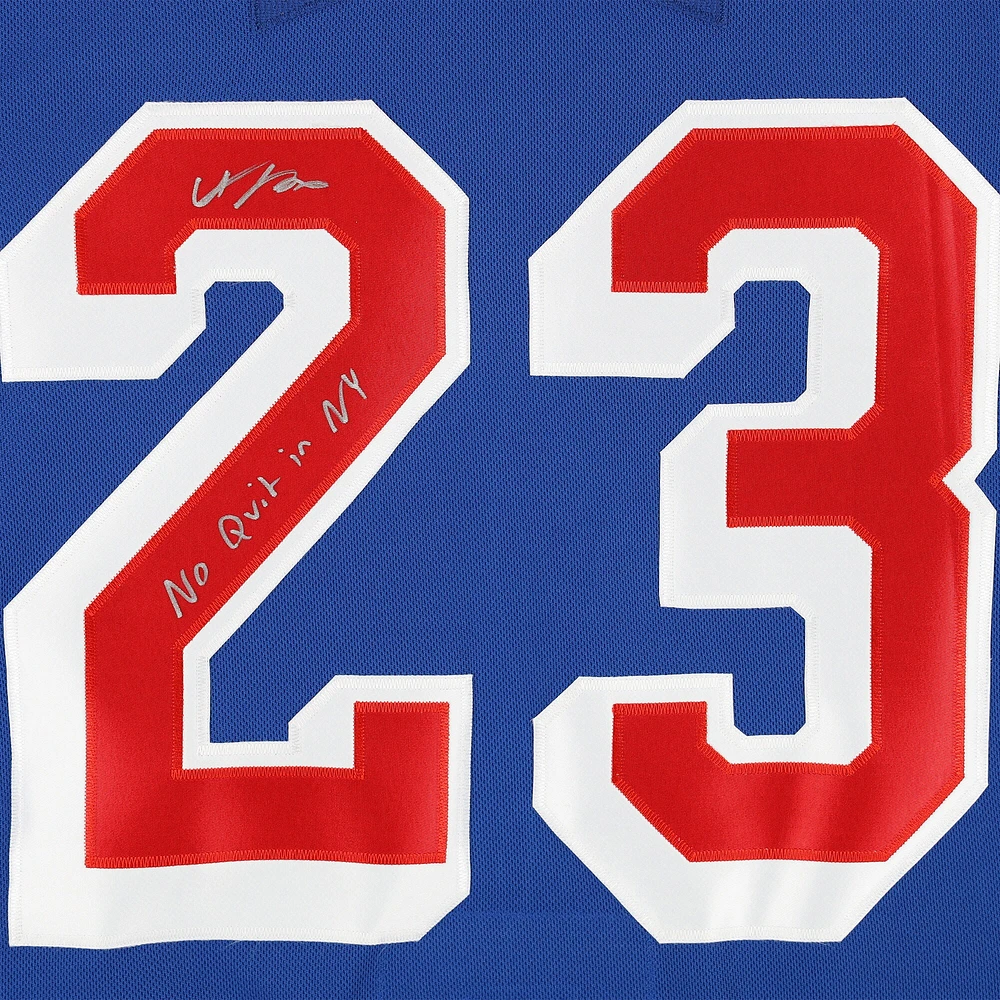 Maillot Adidas authentique dédicacé par Adam Fox des Rangers de New York bleu avec inscription « No Quit in NY »