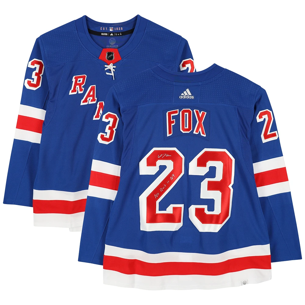 Maillot Adidas authentique dédicacé par Adam Fox des Rangers de New York bleu avec inscription « No Quit in NY »