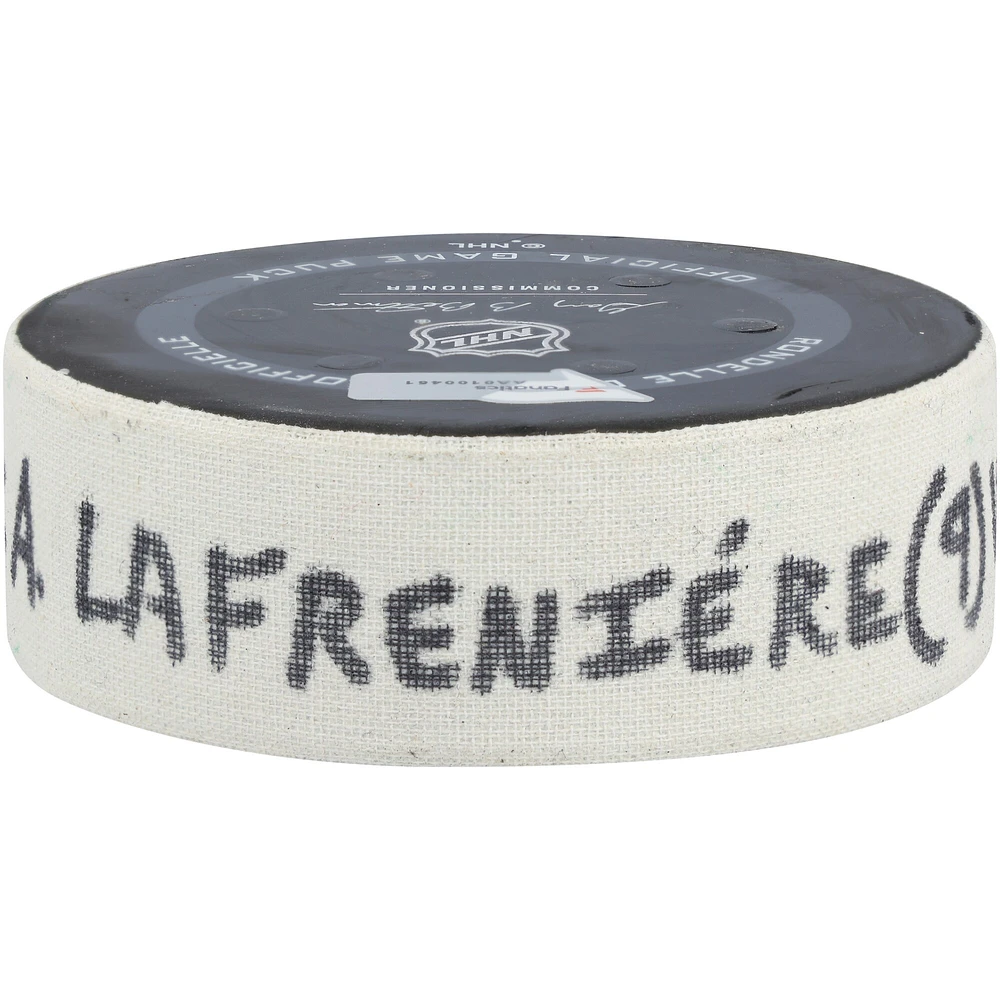 Rondelle de but autographiée par Alexis Lafreniere des Rangers de New York lors du match du 30 janvier 2022 contre le Kraken de Seattle