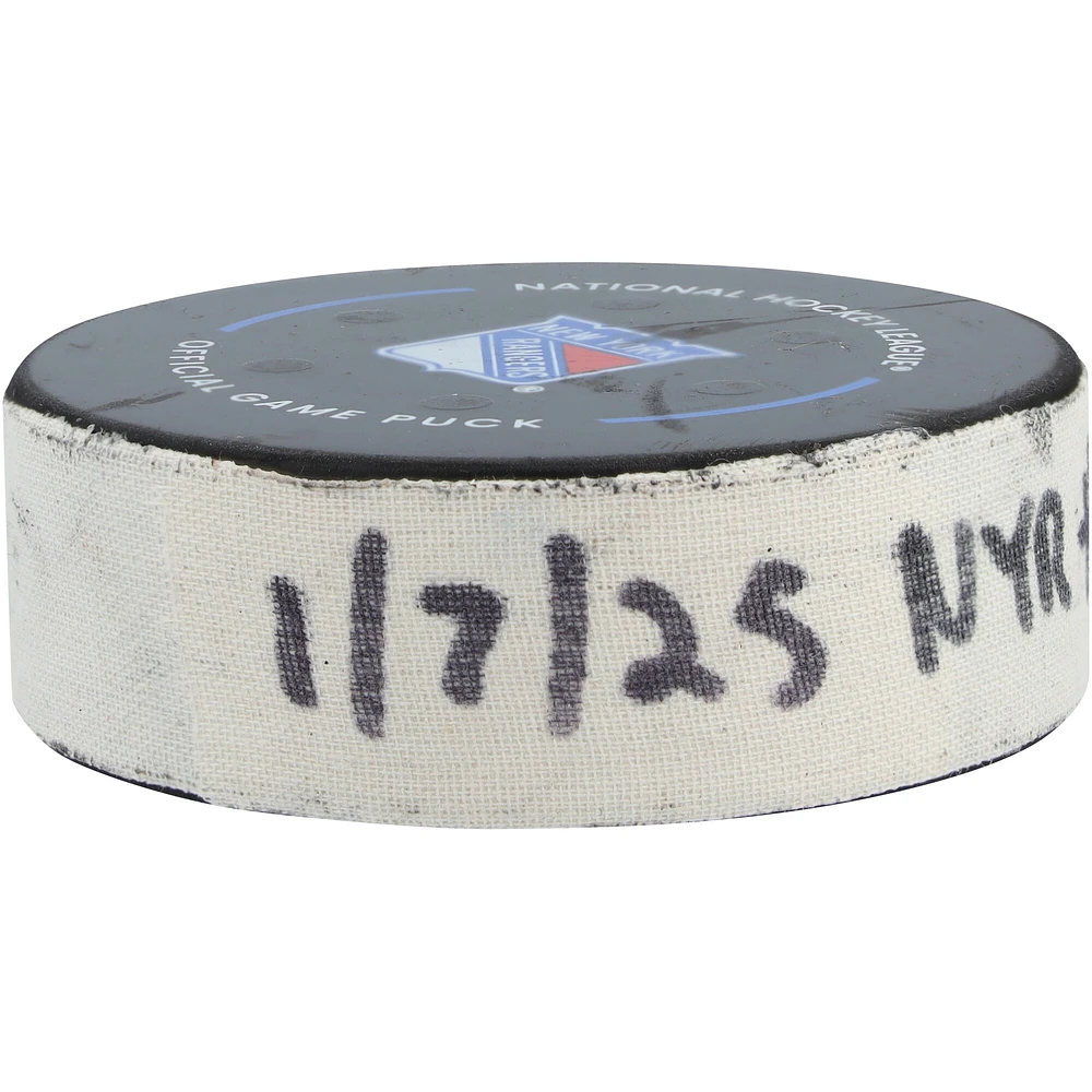 Rondelle de but utilisée par Alexis Lafreniere des Rangers de New York contre les Stars de Dallas le 7 janvier 2025 - Premier de deux buts marqués