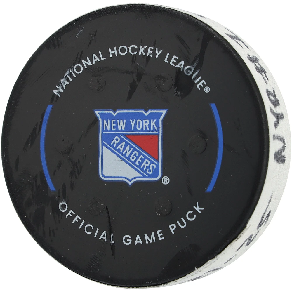 Rondelle de but utilisée par Alexis Lafreniere des Rangers de New York contre les Sénateurs d'Ottawa le 21 janvier 2025