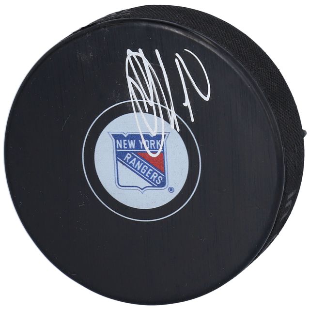 Rondelle de hockey autographiée des Rangers de New York Artemi Panarin