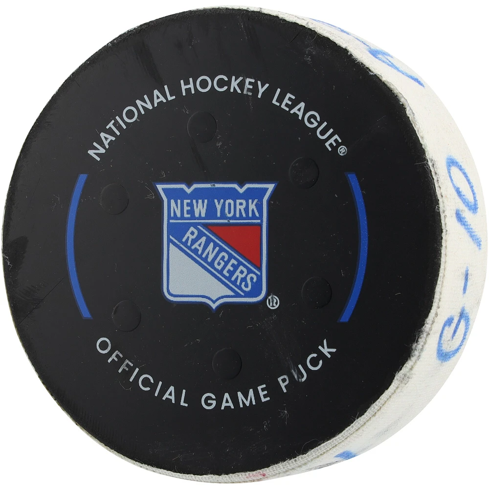 Rondelle de but utilisée par Artemi Panarin des Rangers de New York contre les Bruins de Boston le 5 février 2025