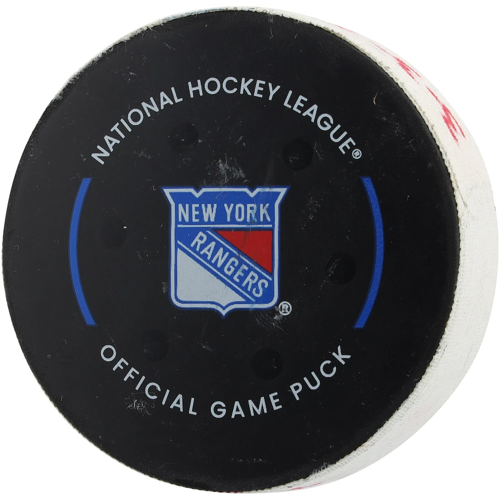 Rondelle de but utilisée par Artemi Panarin des Rangers de New York contre les Islanders de New York le 3 mars 2025