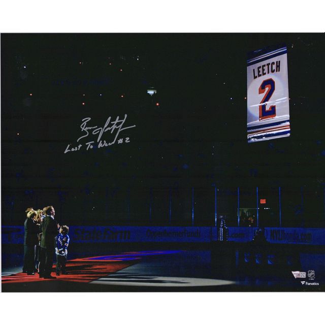 Brian Leetch New York Rangers autographié 16 "x 20" Jersey bannière de retraite photographie avec inscription « Last to Wear #2 »