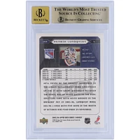 Carte de recrue autographiée 9,5/10 Upper Deck Victory #288 Beckett 2005-06 par Henrik Lundqvist des Rangers de New York, carte authentifiée 9,5/10 par les fanatiques témoins