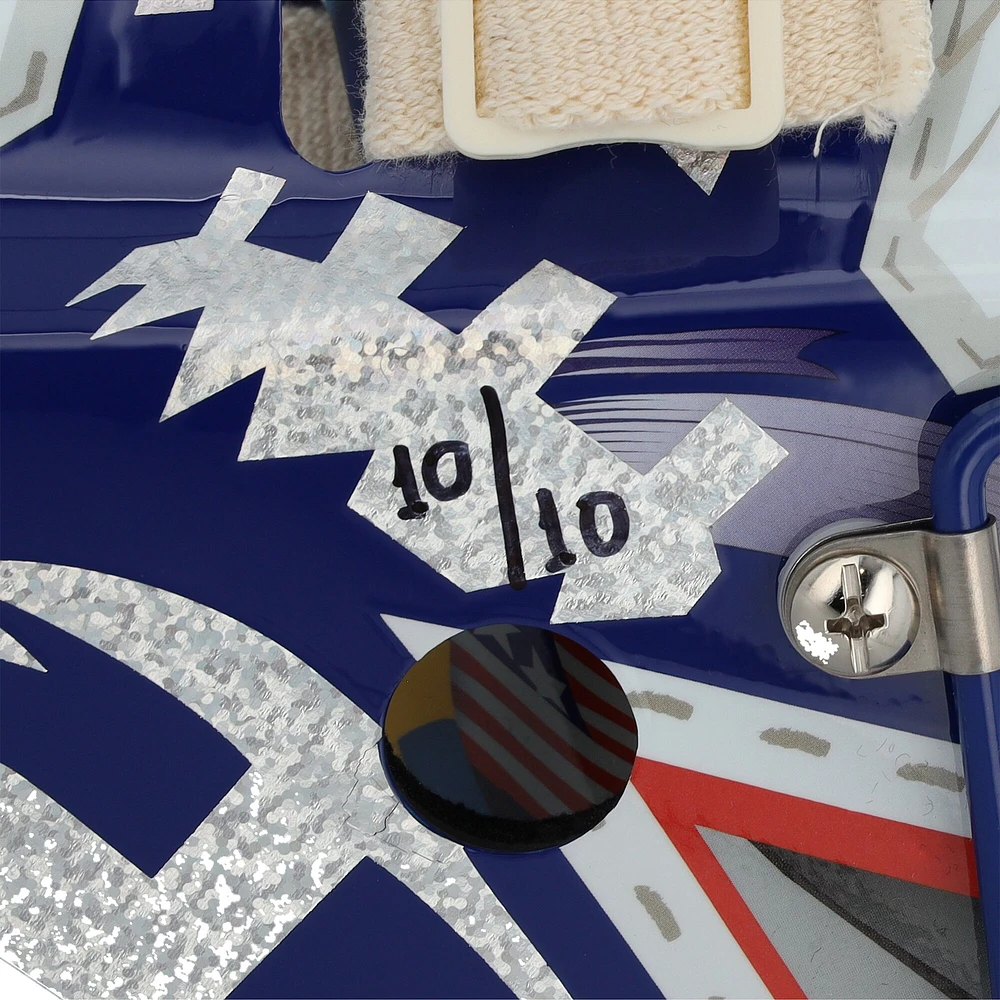 Réplique du masque de gardien de but de la Statue de la Liberté autographié par Henrik Lundqvist des Rangers de New York avec l'inscription « No Quit in NY