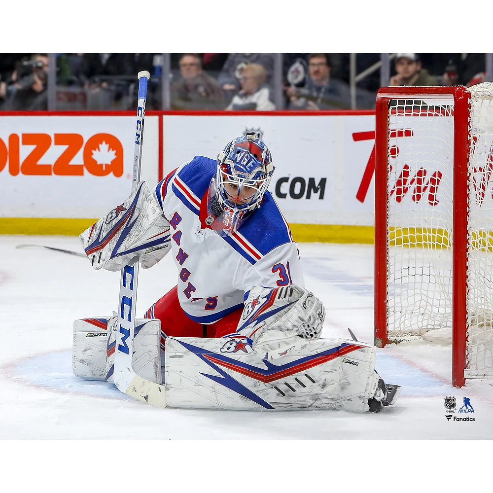 Gant de maillot blanc non signé des Rangers New York d'Igor Shesterkin Enregistrer la photo