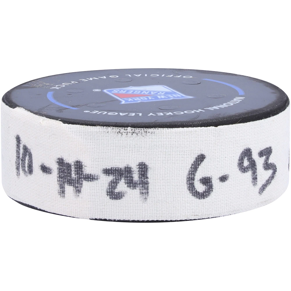 Rondelle de but utilisée par Mika Zibanejad des Rangers de New York contre les Red Wings de Détroit le 14 octobre 2024