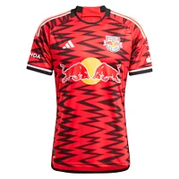 Maillot de joueur authentique adidas Daniel Edelman rouge New York Red Bulls 2024 Legacy pour homme