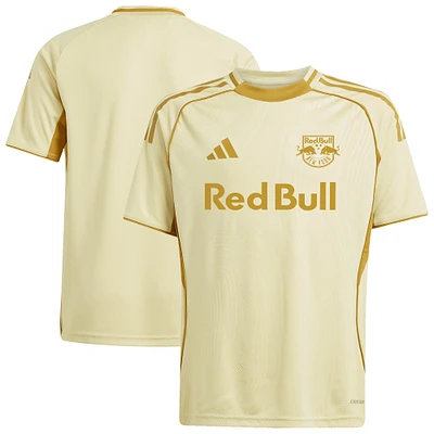 Haut d'avant-match adidas Tan New York Red Bulls 2025 One Planet pour jeunes