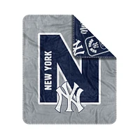  New York Yankees 50" x 60" Dream Weave Throw Blanket