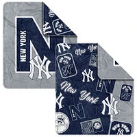  New York Yankees 50" x 60" Dream Weave Throw Blanket