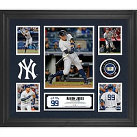 Collage encadré de 5 photos de 20" x 24" d'Aaron Judge des Yankees de New York avec un morceau de baseball utilisé lors du match