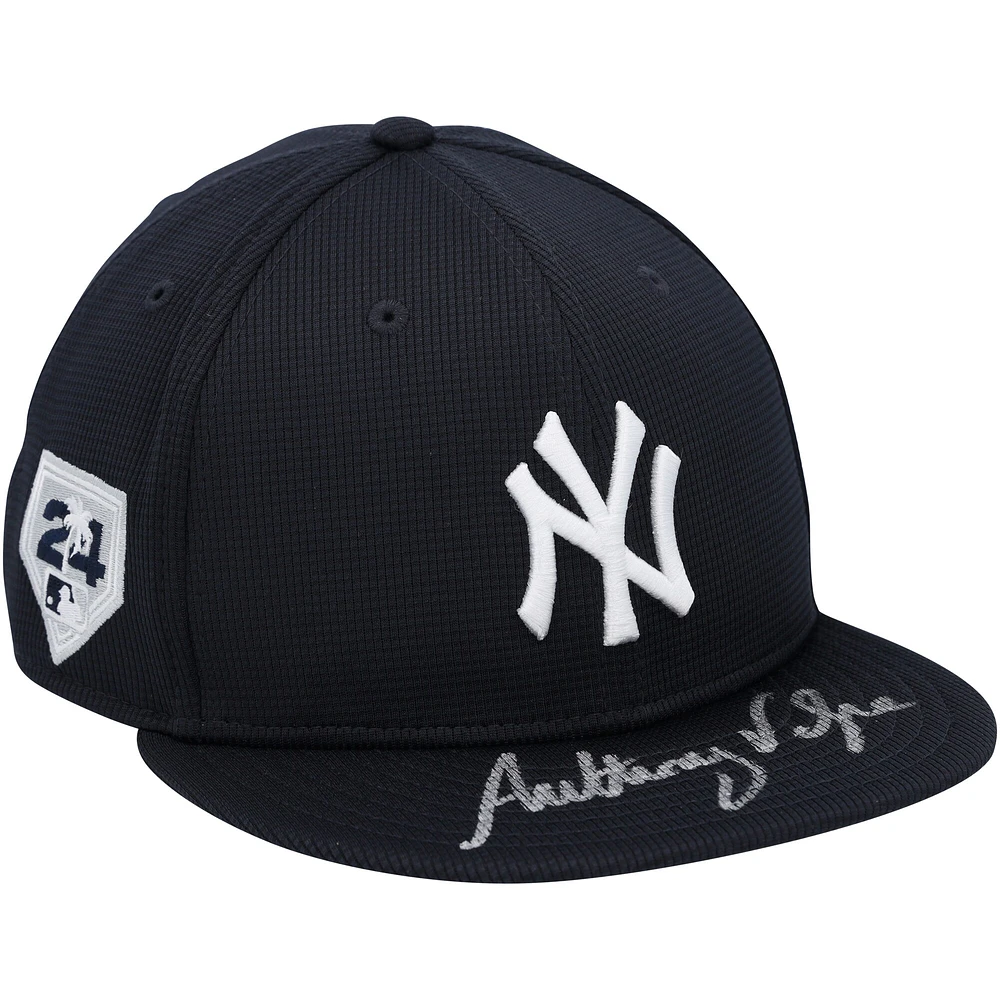 Casquette d'entraînement au bâton autographiée par Anthony Volpe des Yankees de New York 2024